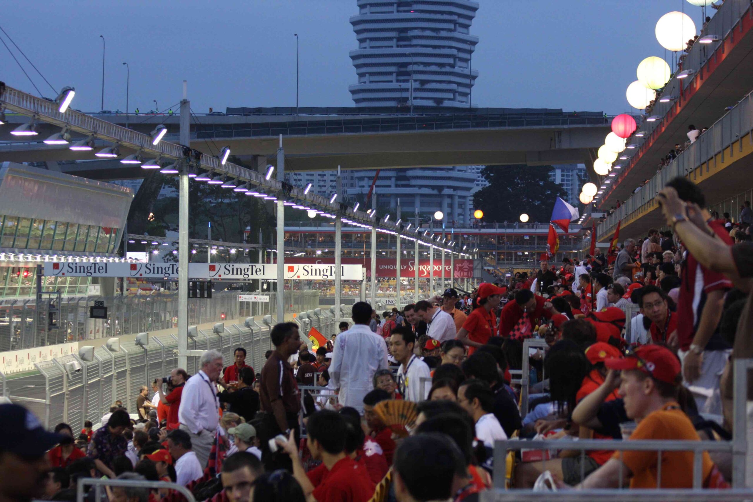 Pit Grandstand 2 scaled