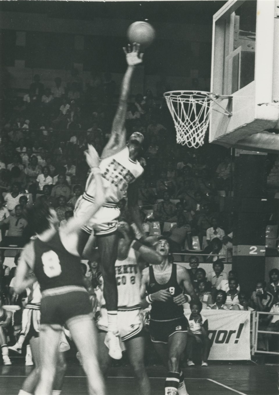 91ww2nklmuwyd6du_it4sg - the game On court action at the 1978 FIBA World Championship