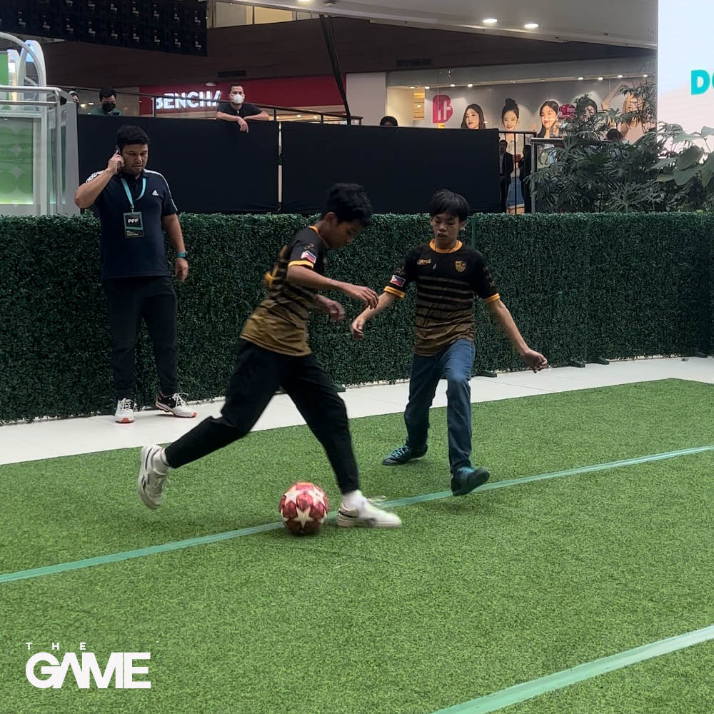 Football fans got the chance to win prizes and games in the different booths at the World Cup Trophy Tour event in Glorietta