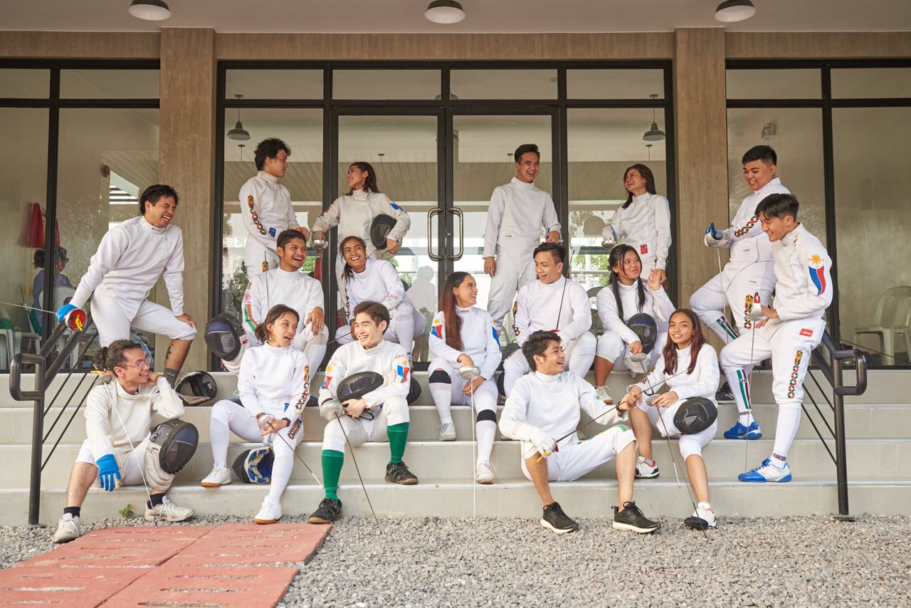 Photo_2023-04-20-11. 33. 14 - the game Juliana Gomez together with the UP Fencing Team for The GAME Halftime April 2023.