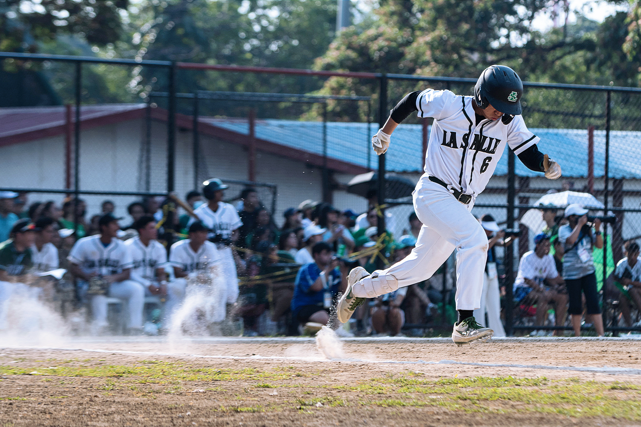 Back-to-back UAAP champions, the DLSU Green Batters (photographed by Zoila Caga, The LaSallian)