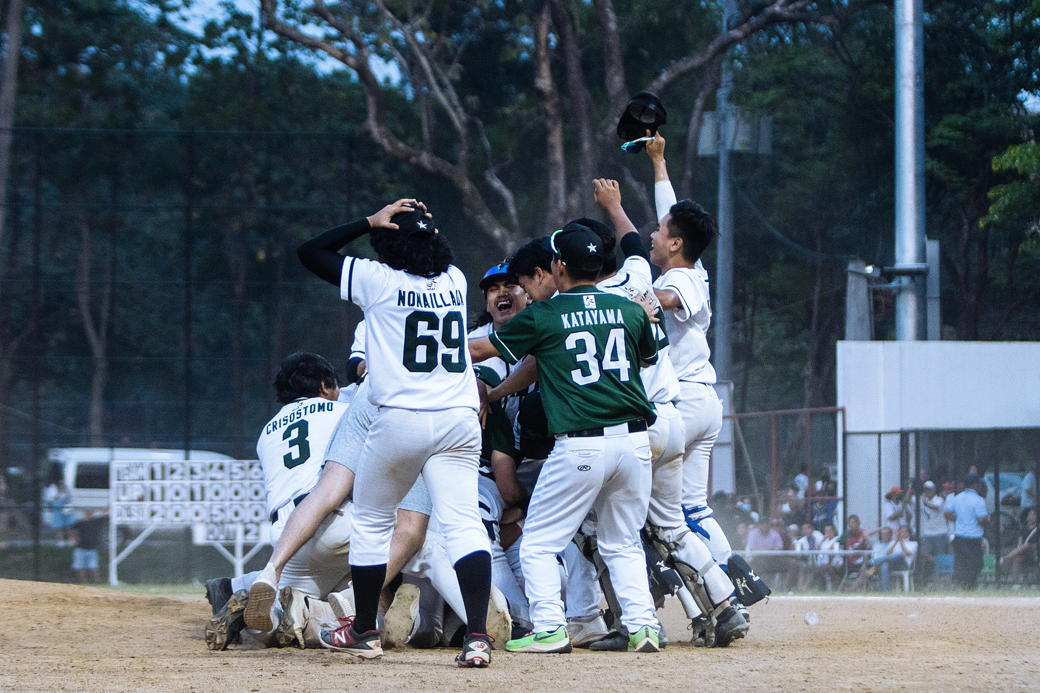 Back-to-back UAAP champions, the DLSU Baseball Team (photographed by Zoila Caga, The LaSallian)