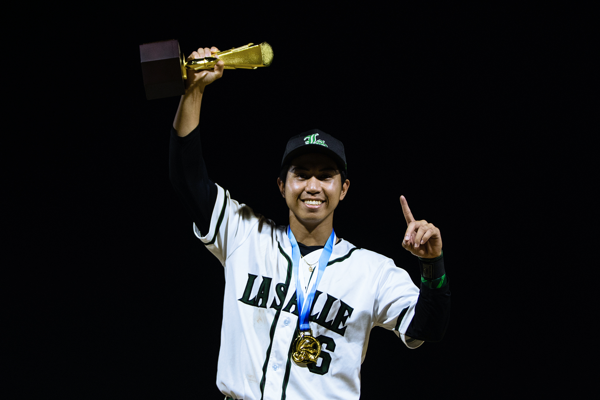 Back-to-back UAAP champions, the DLSU Green Batters (photographed by Zoila Caga, The LaSallian)
