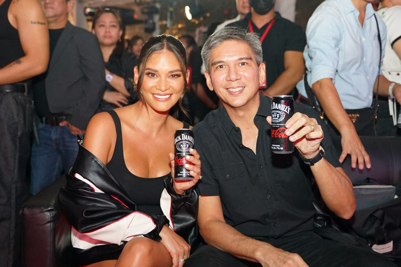 Photo_2023-05-05_10-36-31 - the game Miss Universe 2015 Pia Wurtzbach with Antonio "Tony" Del Rosasio, President of Coca-Cola Philippines at the Jack Daniel's and Coca-Cola launch.