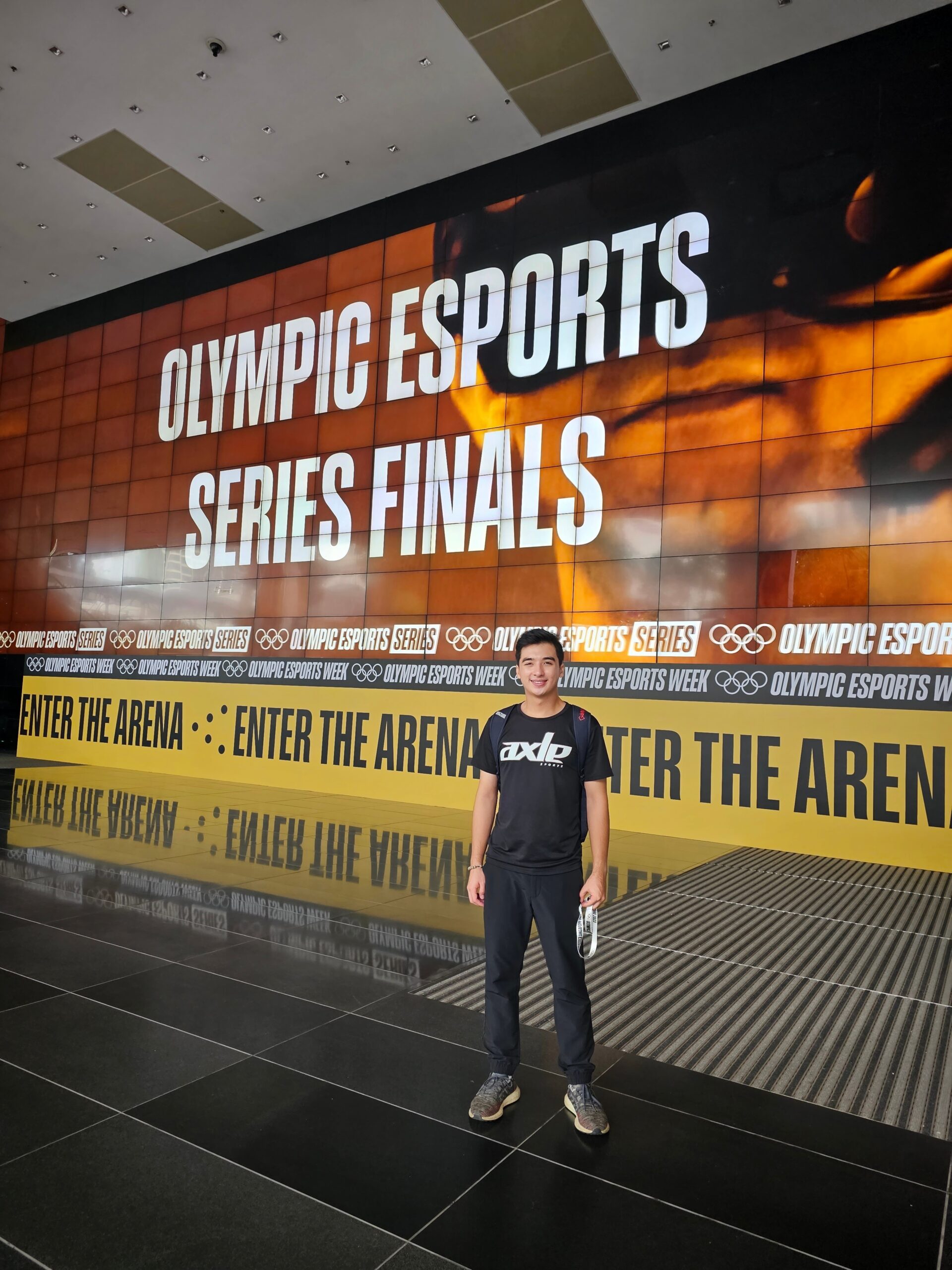 Filipino racecar driver Iñigo Anton olympic esports