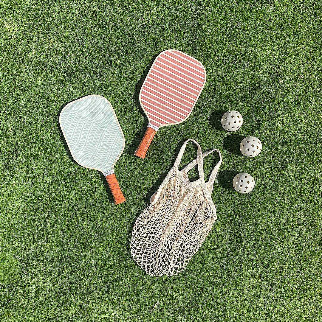 Snapinsta. App_261880946_1453961908338309_2334972437755322319_n_1080 - the game Pickleball vs. Padel: Pickleball rackets have solid faces