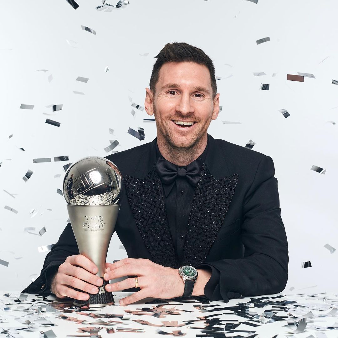 Snapinsta. App_333136125_697997518742357_6910872457255875007_n_1080-1 - the game Lionel Messi watch collection: Patek Philippe Perpetual Calendar 5270P