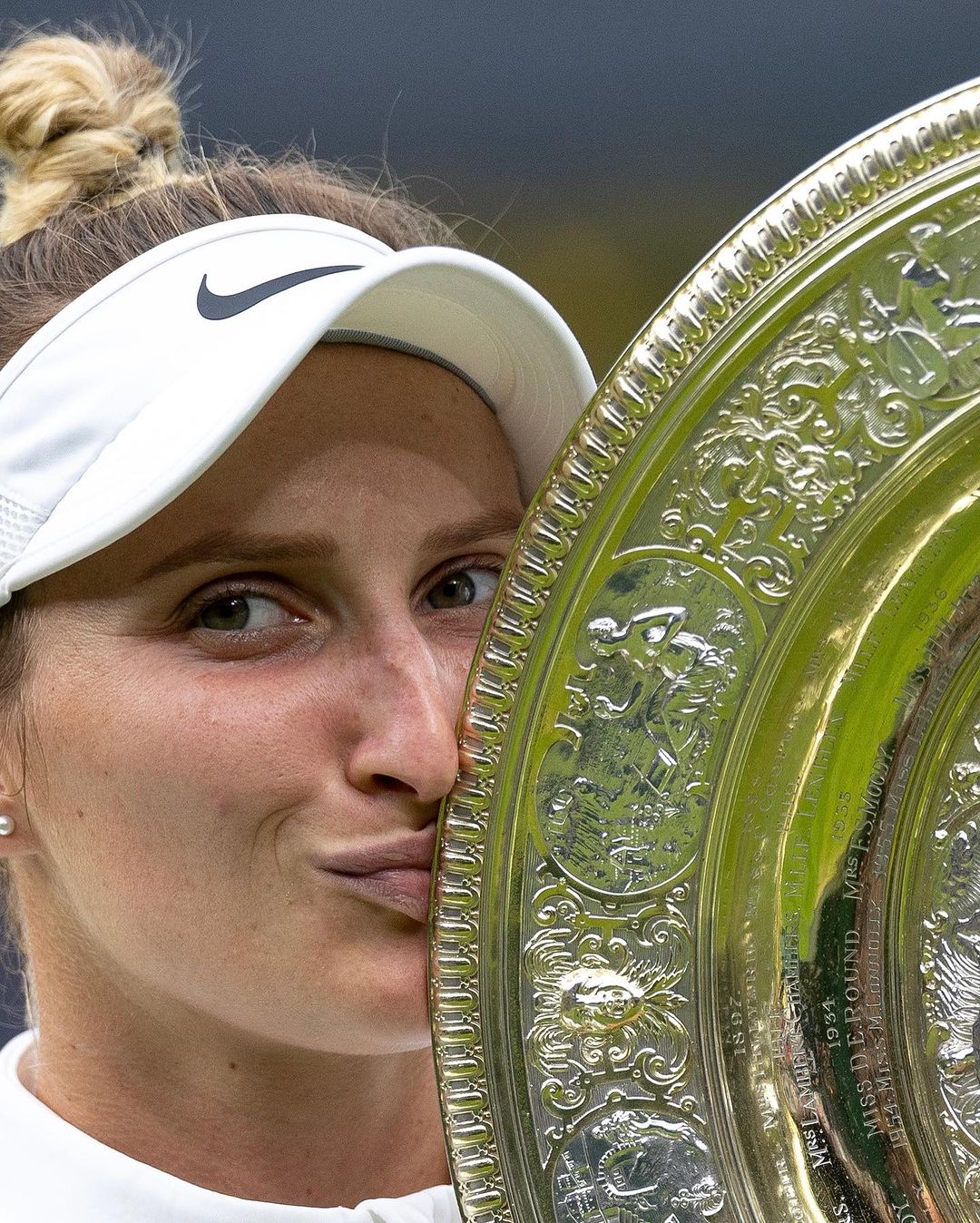 Marketa Vondrousova wins Wimbledon 2023