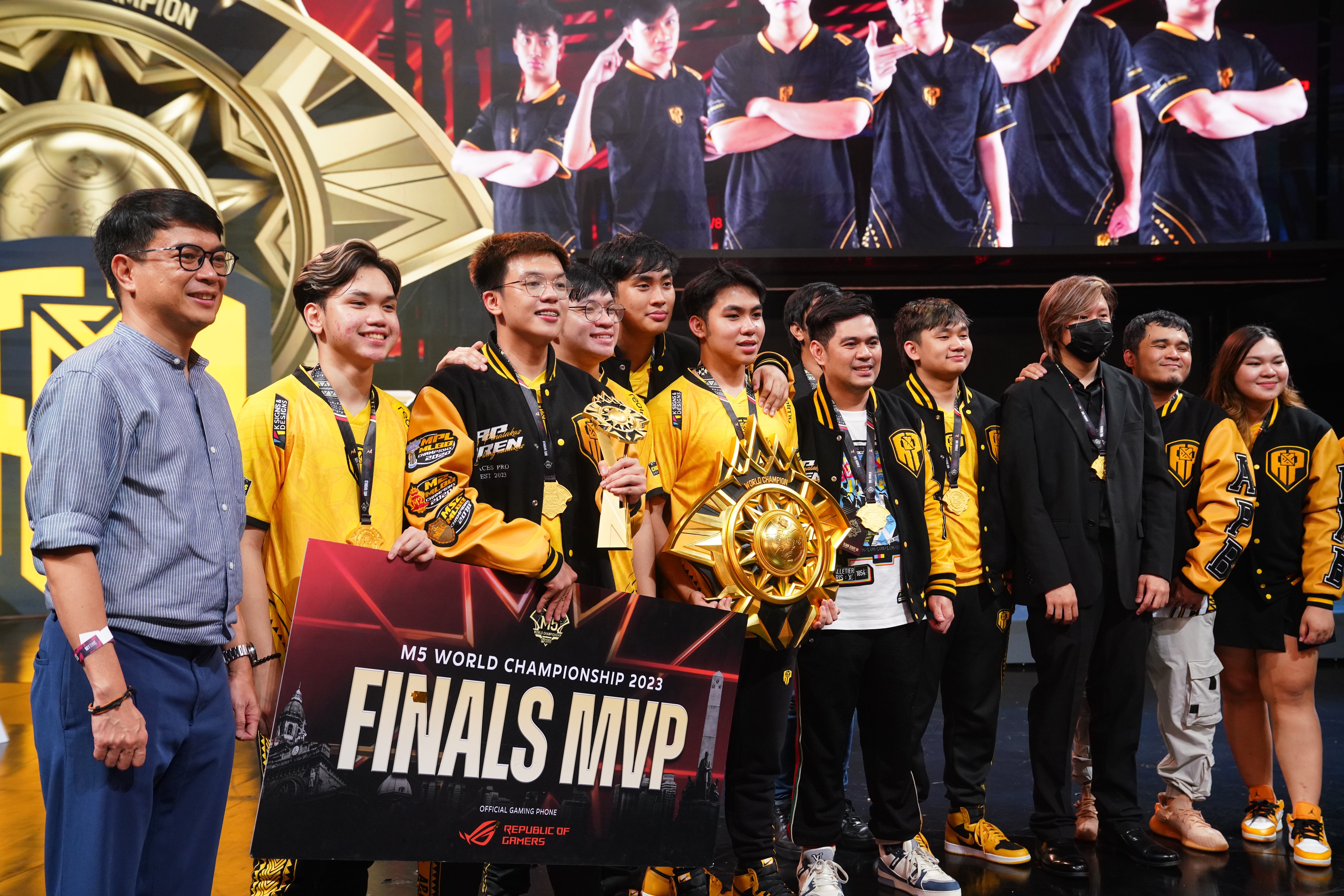 20231217_m5_grand-finals_champion-moment_bts-photos_090 - the game What the M5 World Championship's Success Means for Philippine Esports