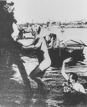 Obstacle Swimming in the 1900 Paris Olympics