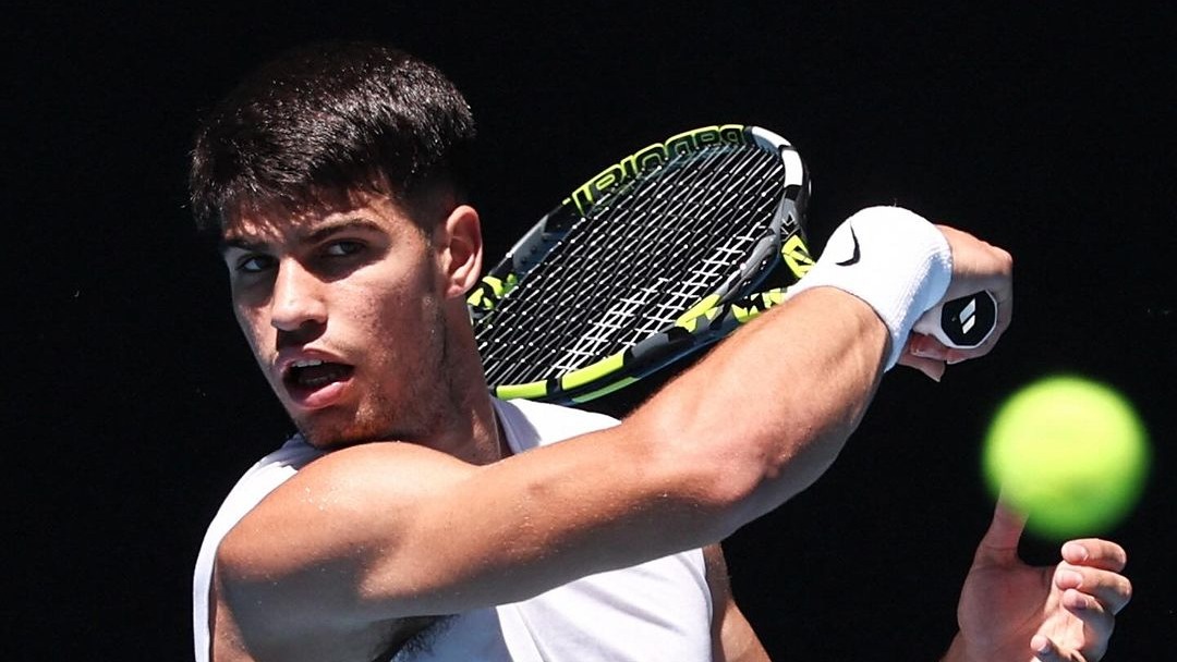 Carlos Alcaraz tennis racket Australian Open