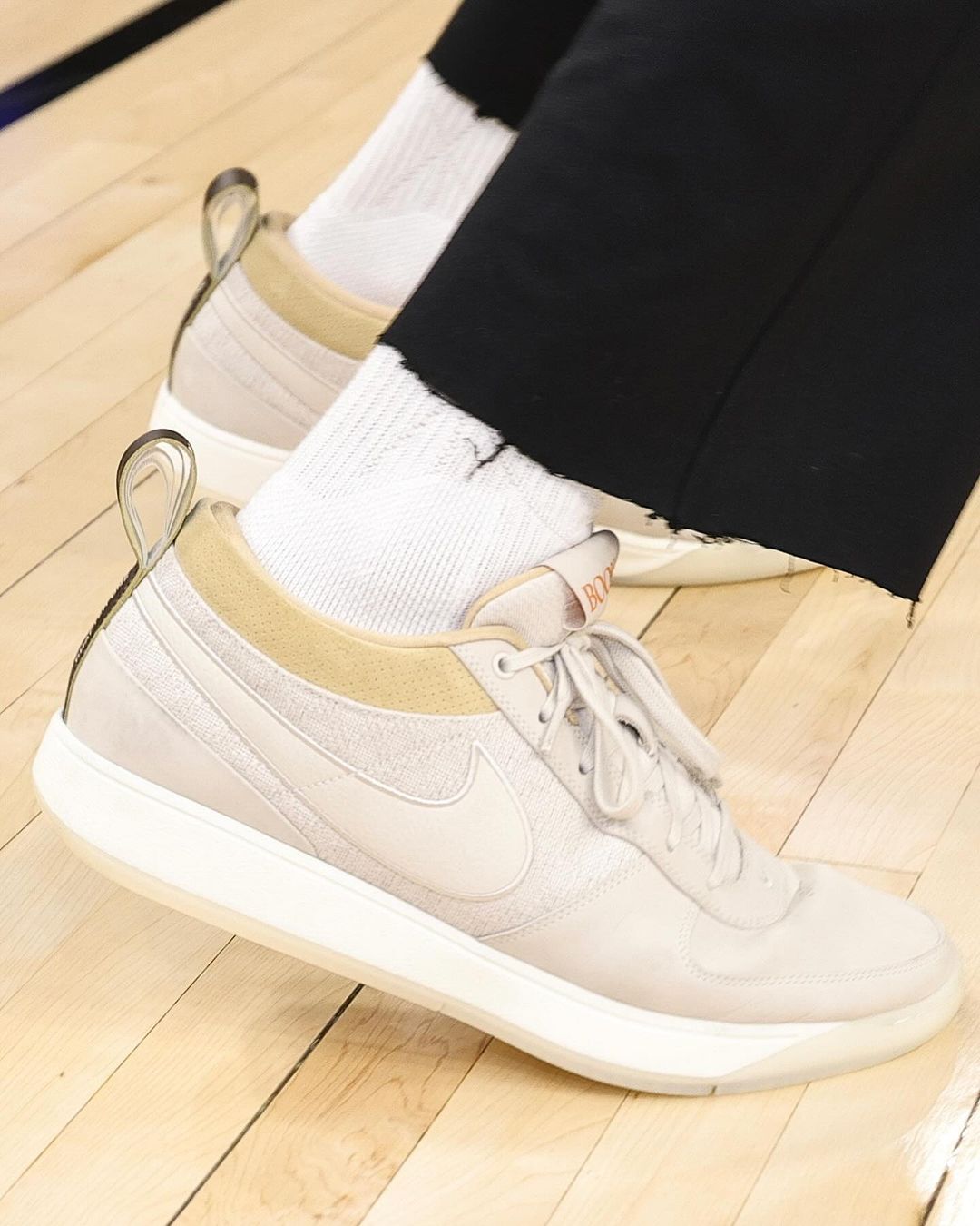 Snapinsta. App_426382458_264721983312690_6692841639632735003_n_1024 - the game Devin Booker Nike DBook 1