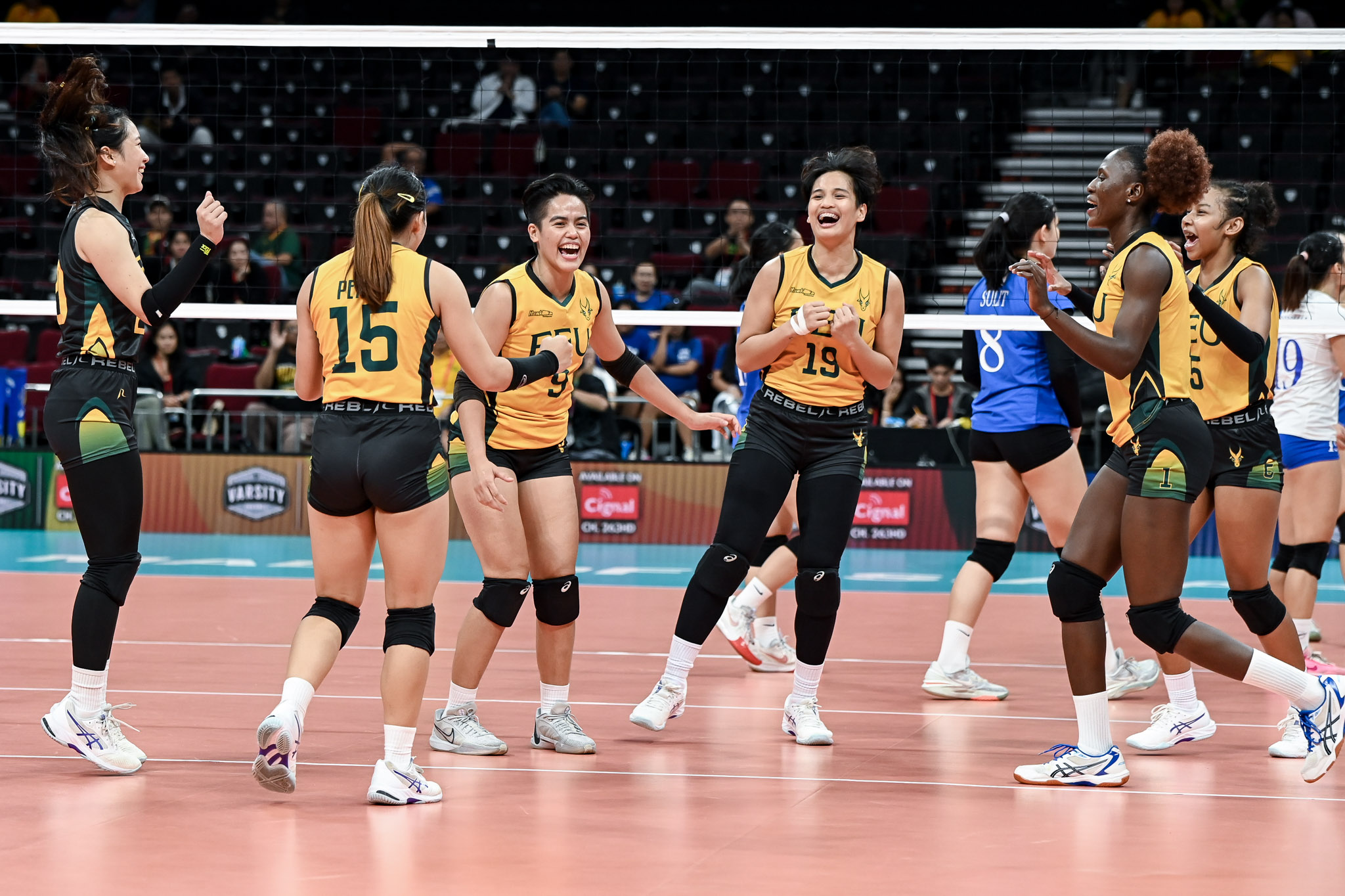 Uaap86-wvb-feu-9900 - the game UAAP volleyball final four: FEU