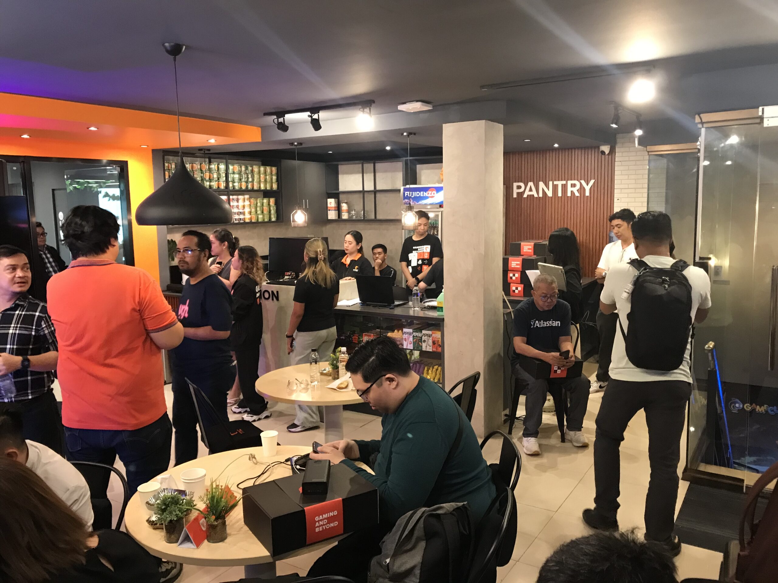 Fa29c5f5-509e-4313-9ec2-cefd0b36a4de - the game This Net Cafe is Looking to Bridge the Gap Between Study and Play