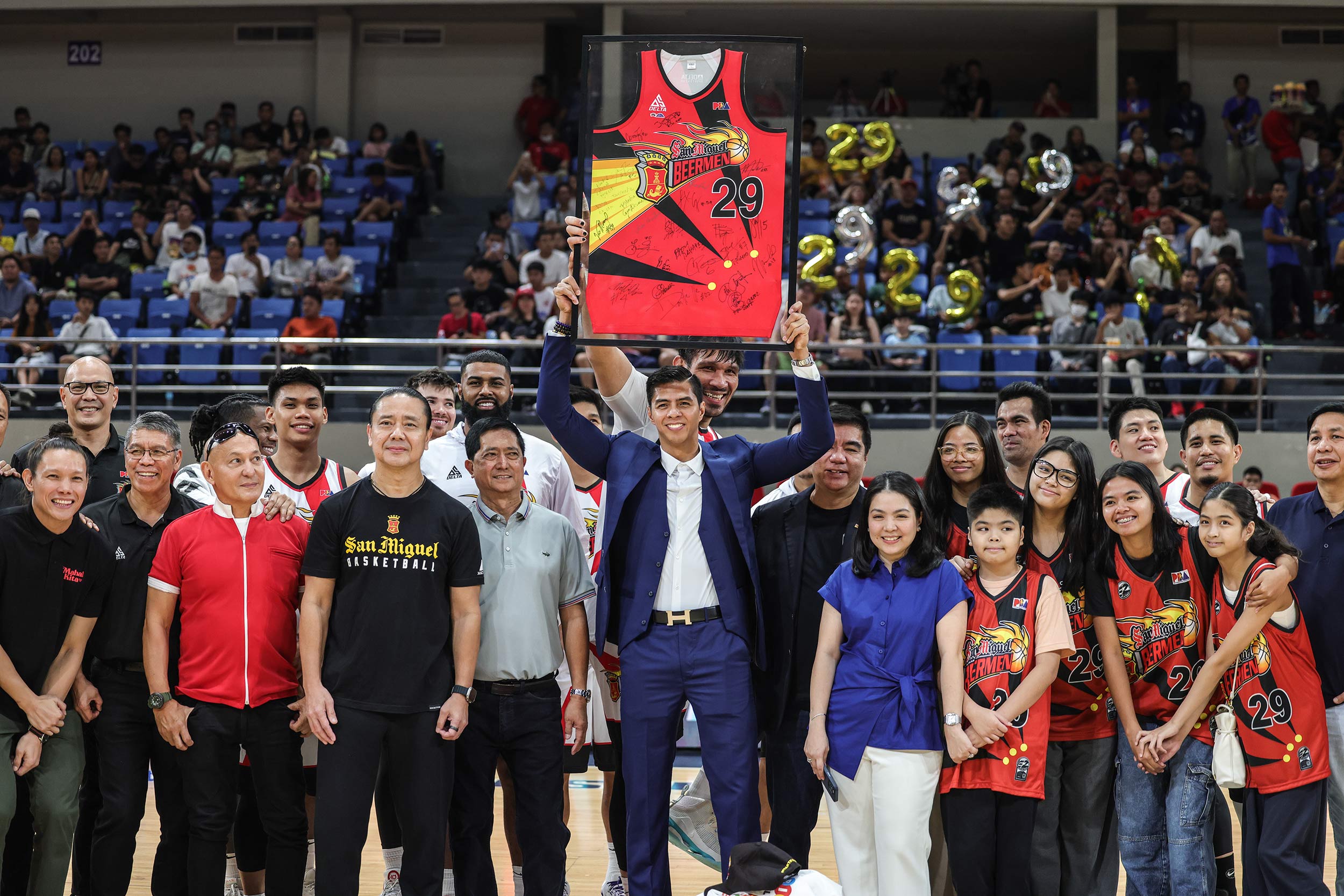 Pba-images15 - the game San Miguel Beermen Arwind Santos