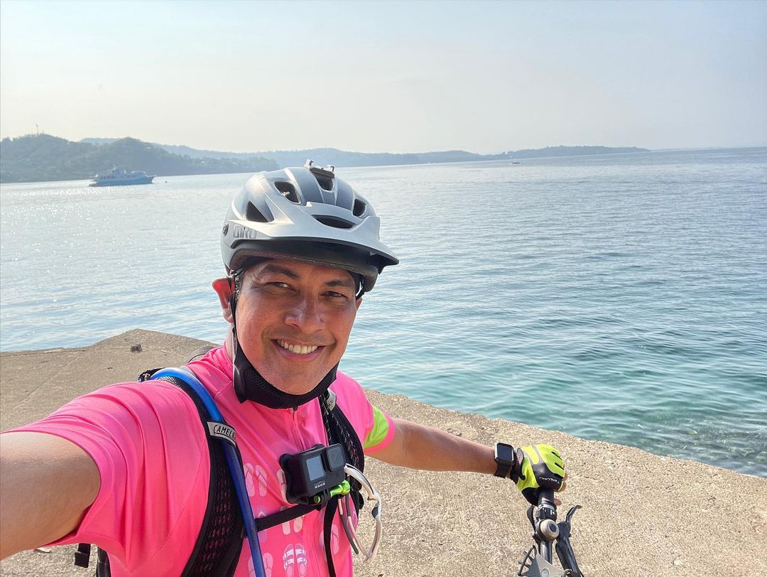 Gary Valenciano (Gary V) biking