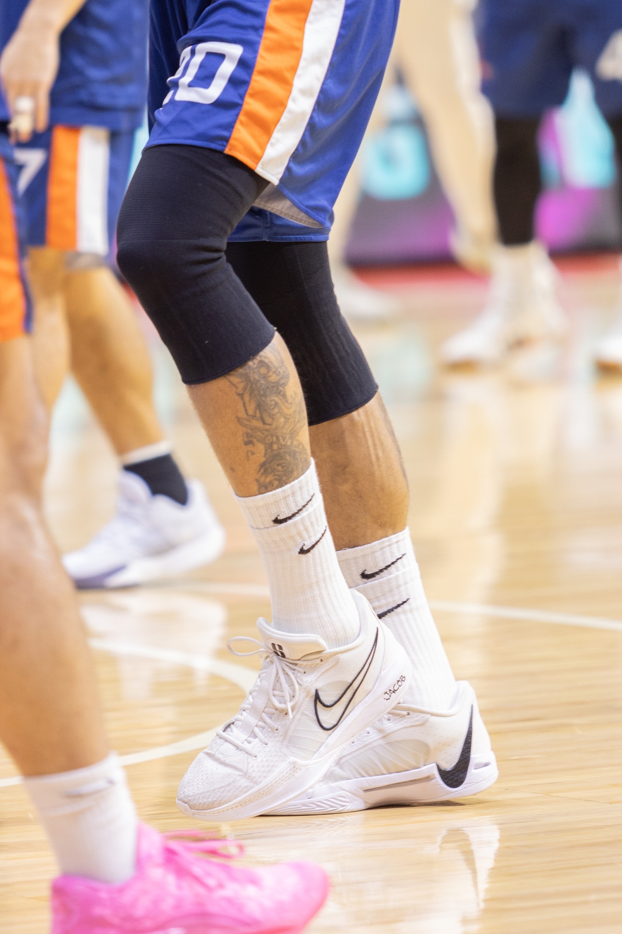 Philippine Cup Finals sneakers: Raymond almazan