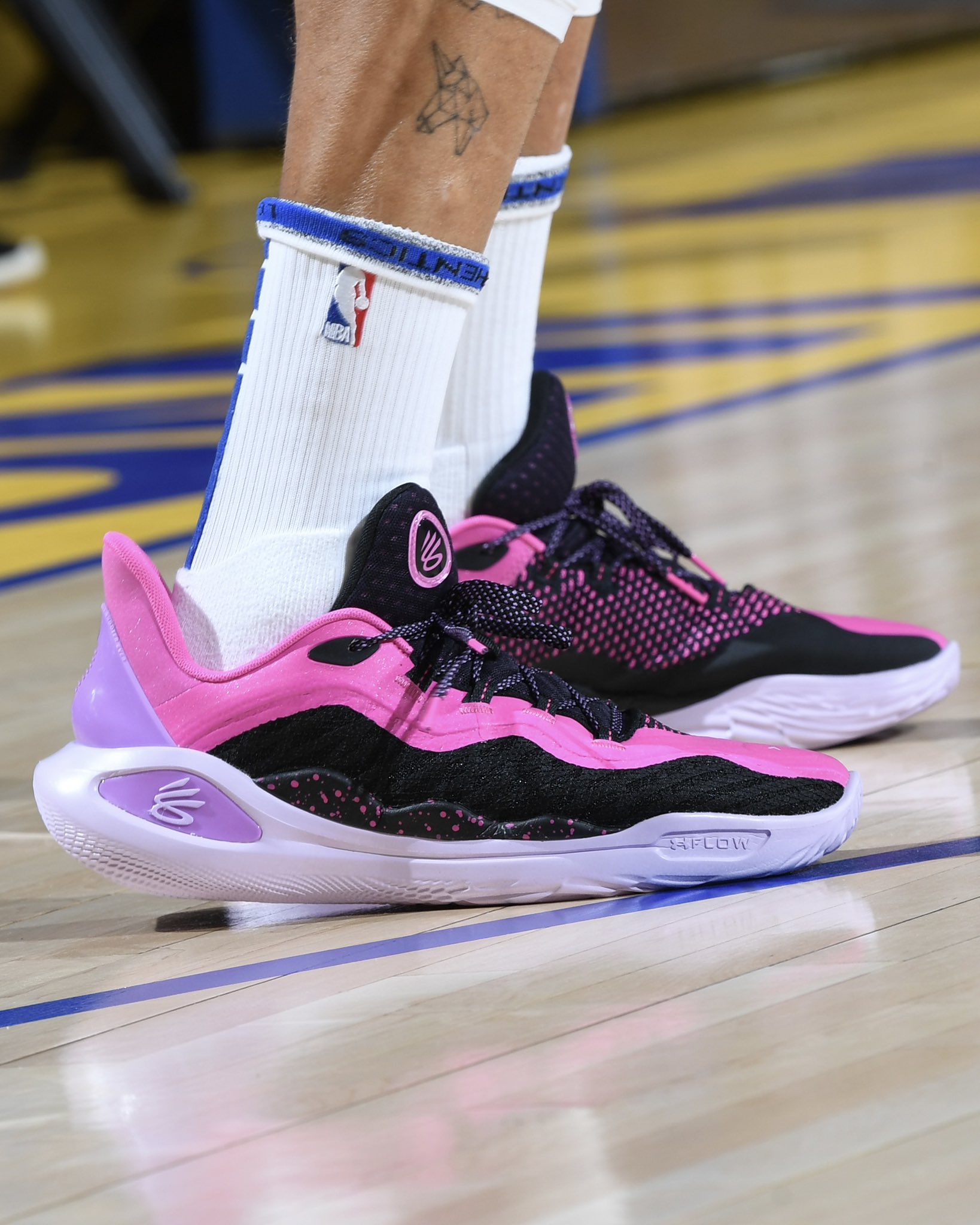 Curry-onfoot - the game signature sneaker lines NBA: Curry