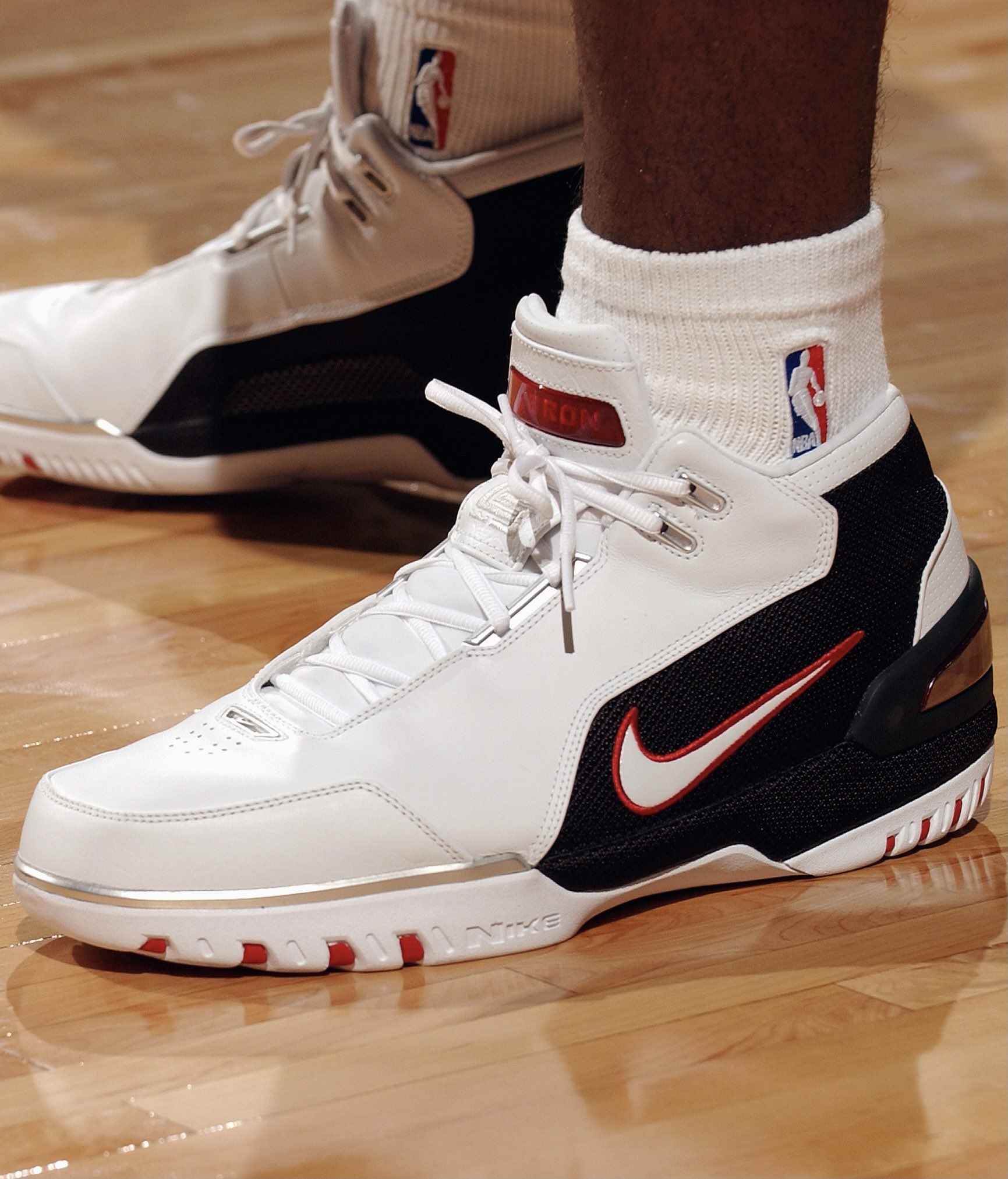 LeBron james colorways: Debut