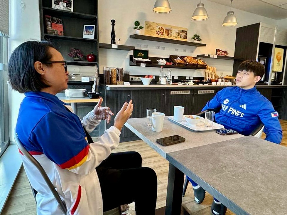 Coach Jeaneth meets with Carlos Yulo ahead of the 2024 Paris Olympics