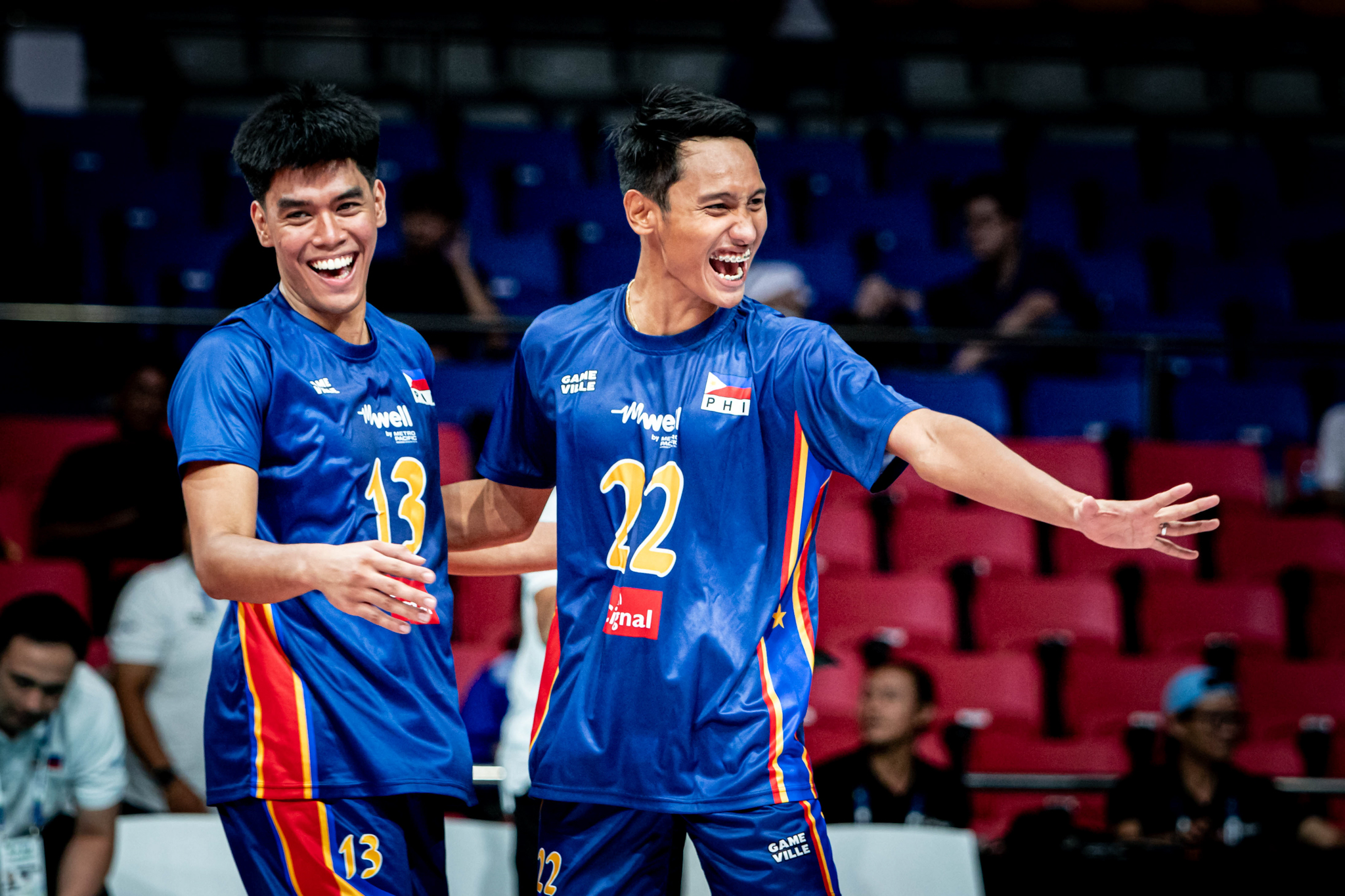 Buds Buddin with Alas Pilipinas setter Joshua retamar