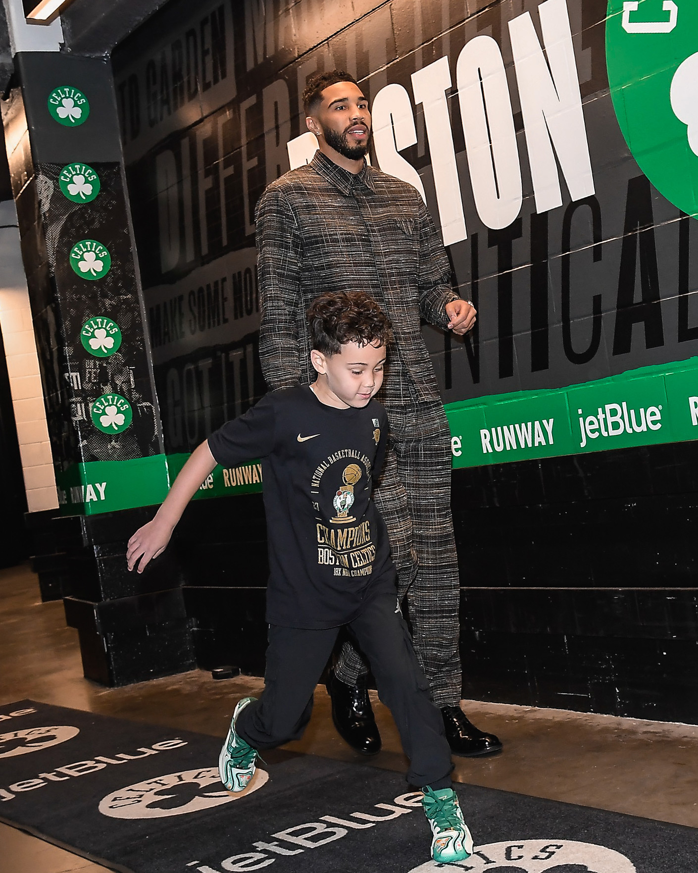 464278194_1133821361440285_778937595599355441_n - the game NBA Tunnel Vision Outfits 2024-25 season: Jayson Tatum