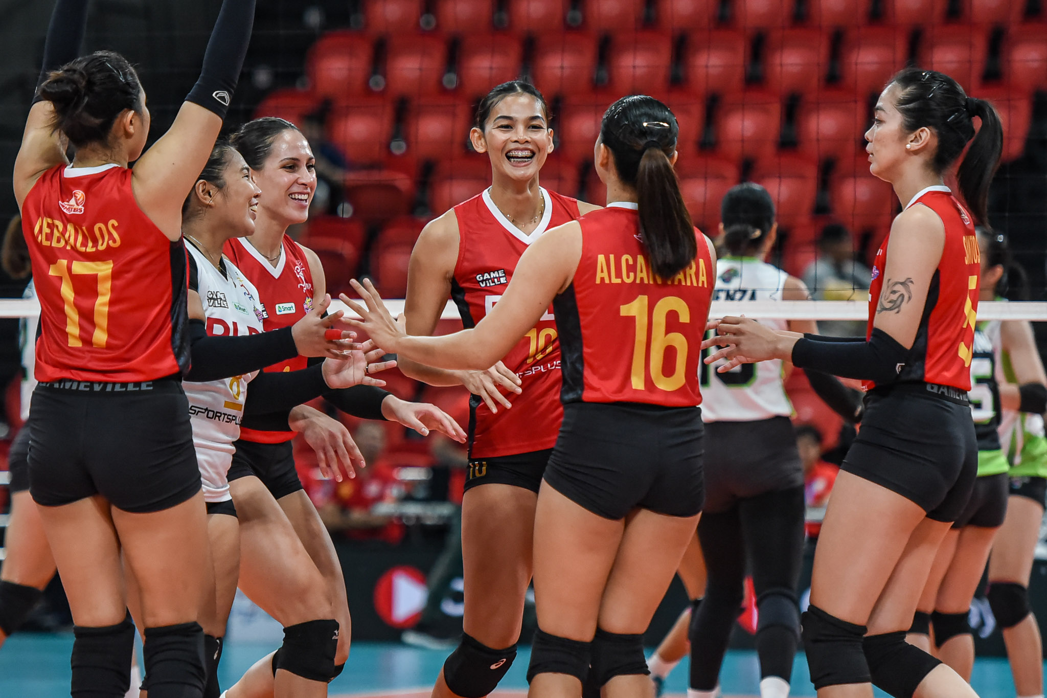 PLDT's starting six against the NXLed Chameleons including Savi Davison