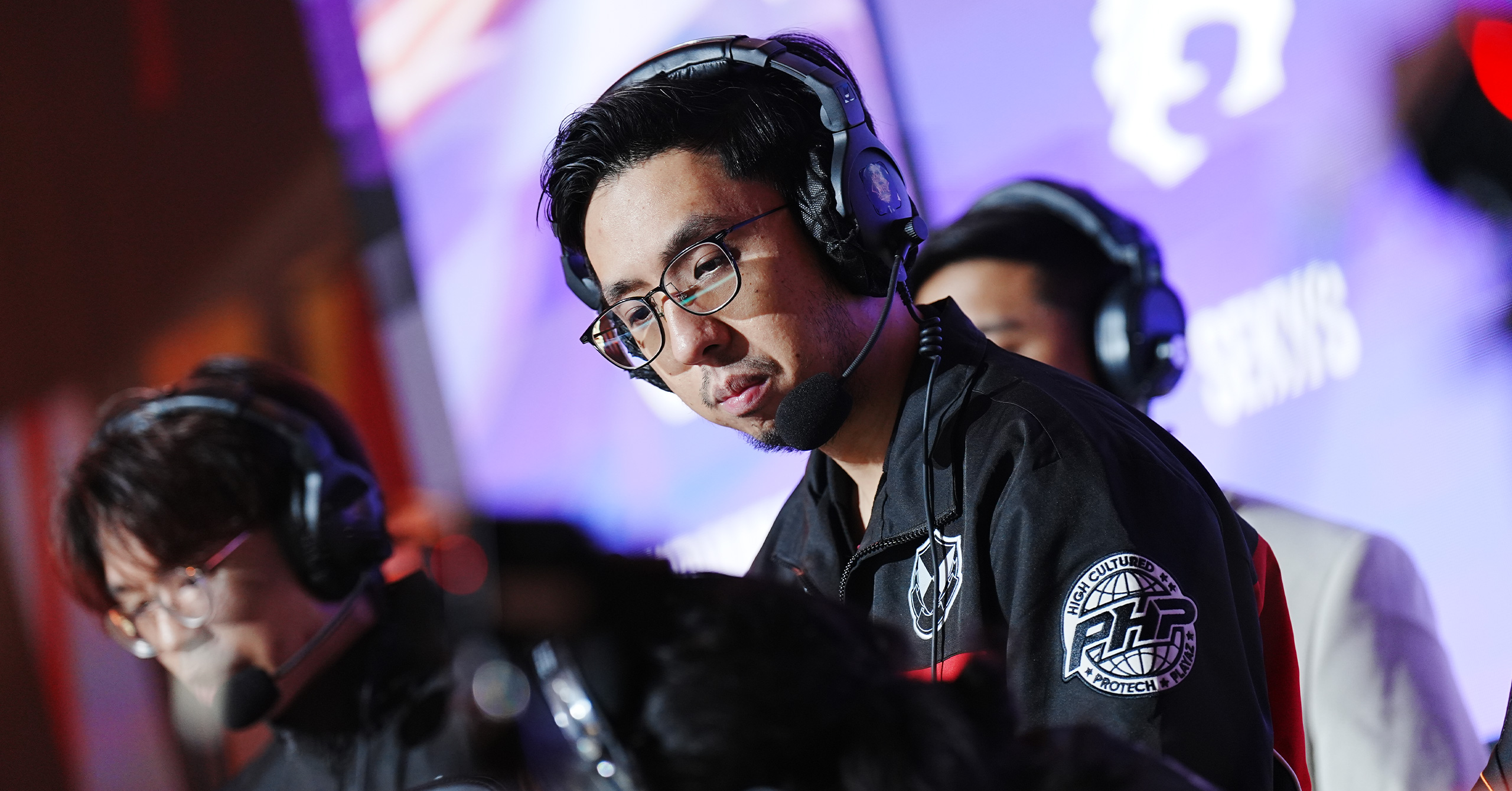 SRG Coach Arcadia Faces Fierce Competition at M6