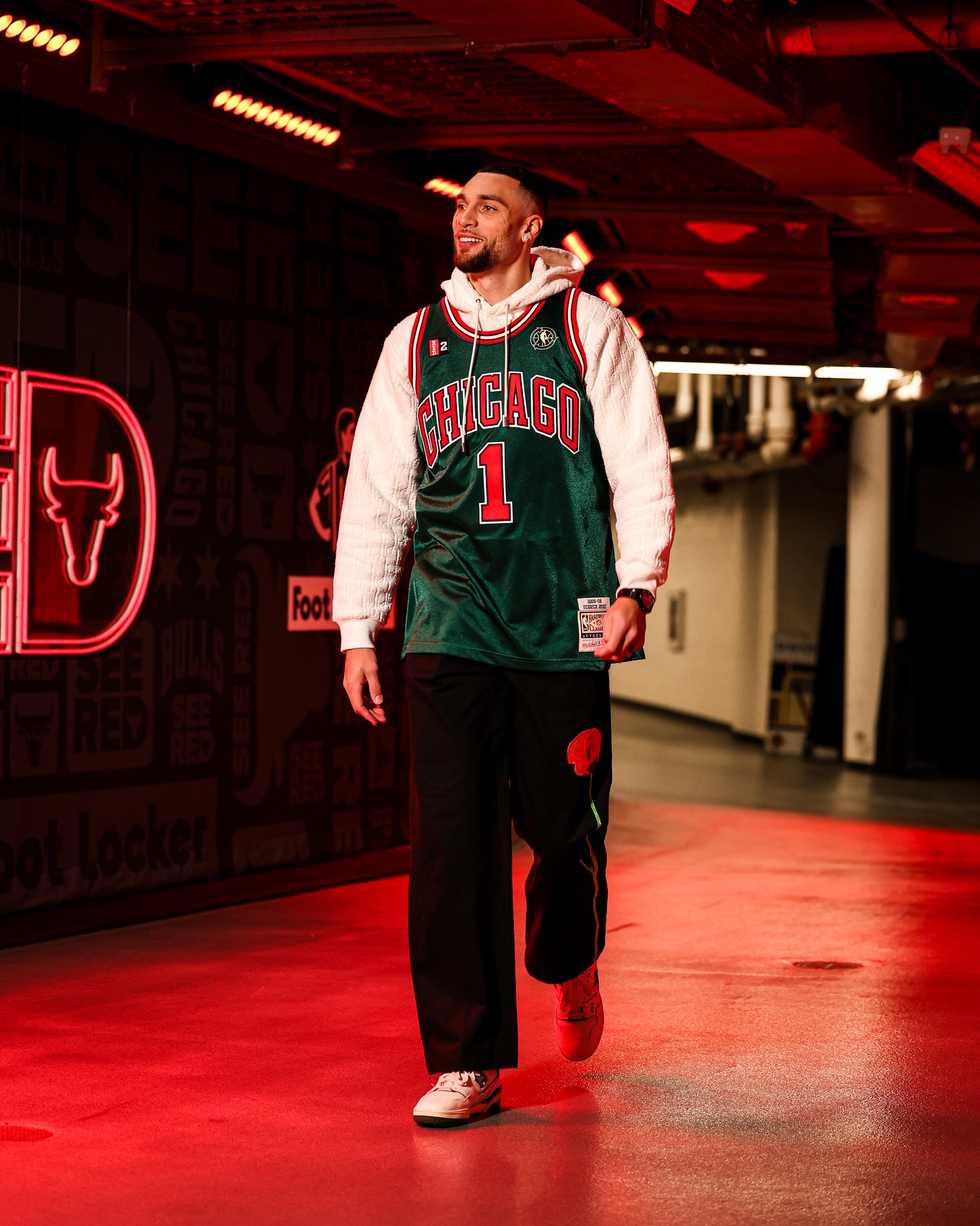 Lavine-rose-jersey - the game Zach Lavine wearing a St. Patrick's Day Derrick Rose Jersey.
