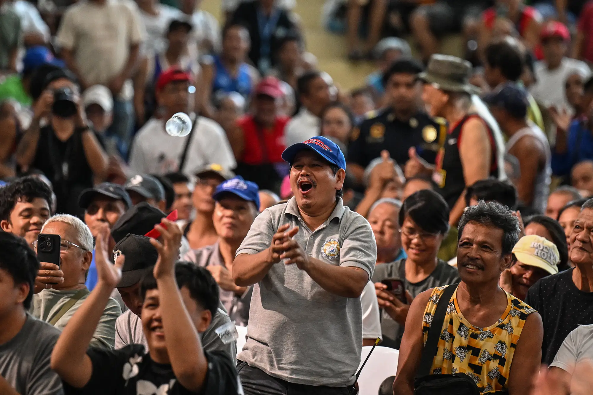 Filipino fans once again gathered around to watch Manny Pacquiao fight. (AFP)