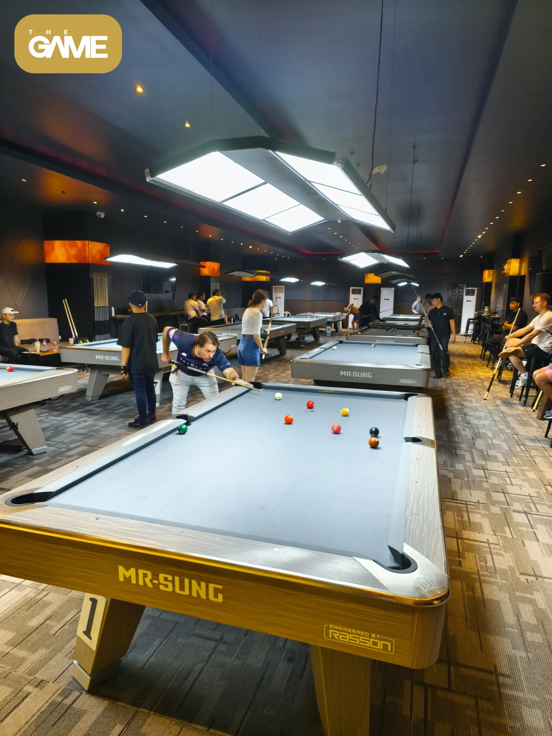 Tri-Angle Pool Bar