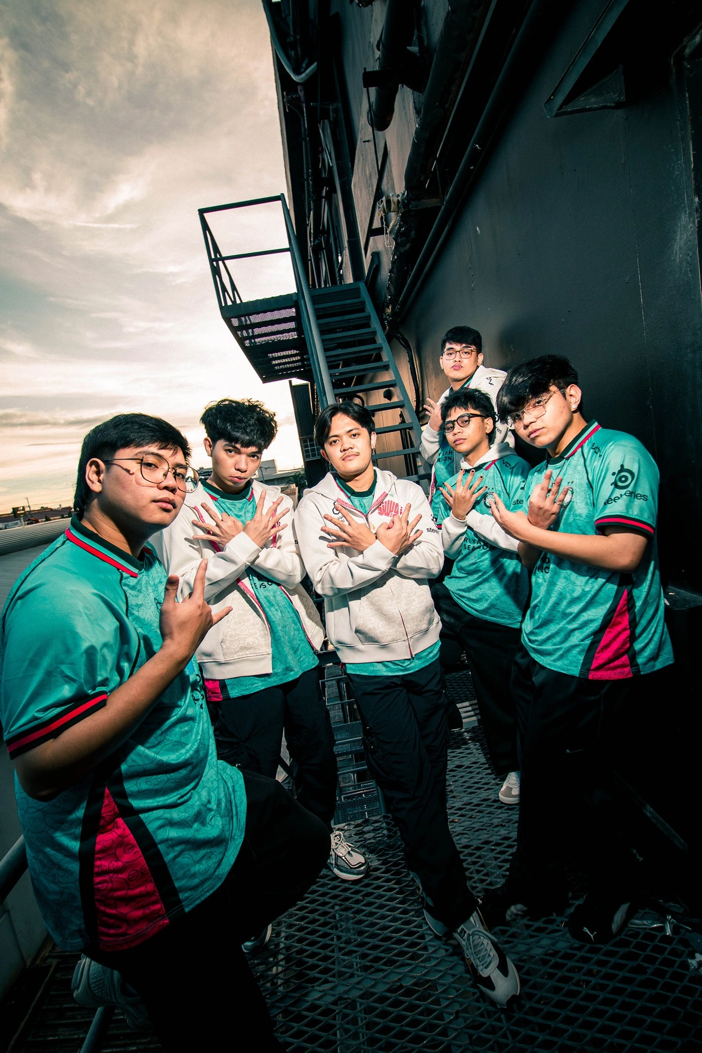Twisted Minds’ Coach BON CHAN Sees His Team’s Potential at the MPL PH S16 Playoffs
