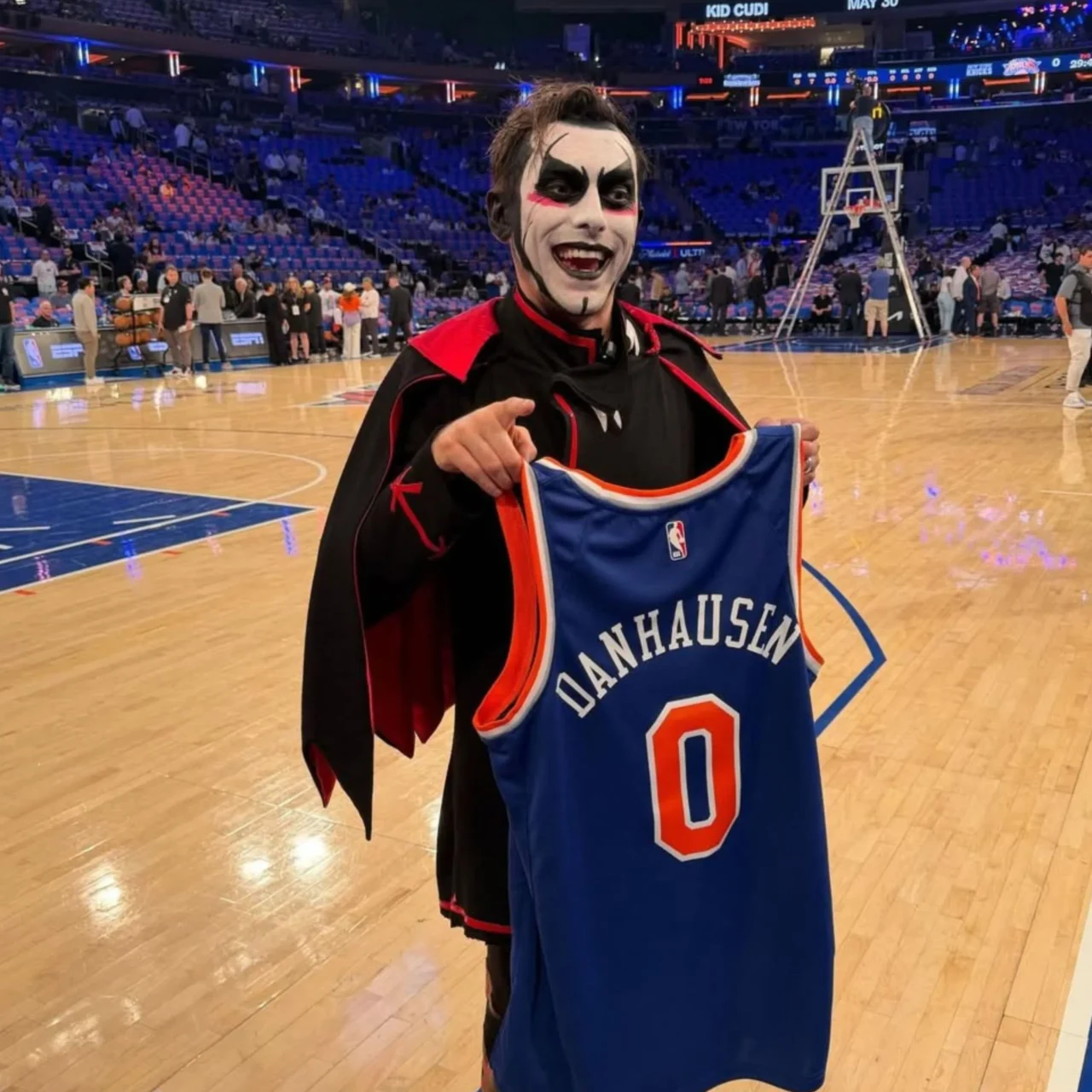 Danhausen at a New York Knicks game.