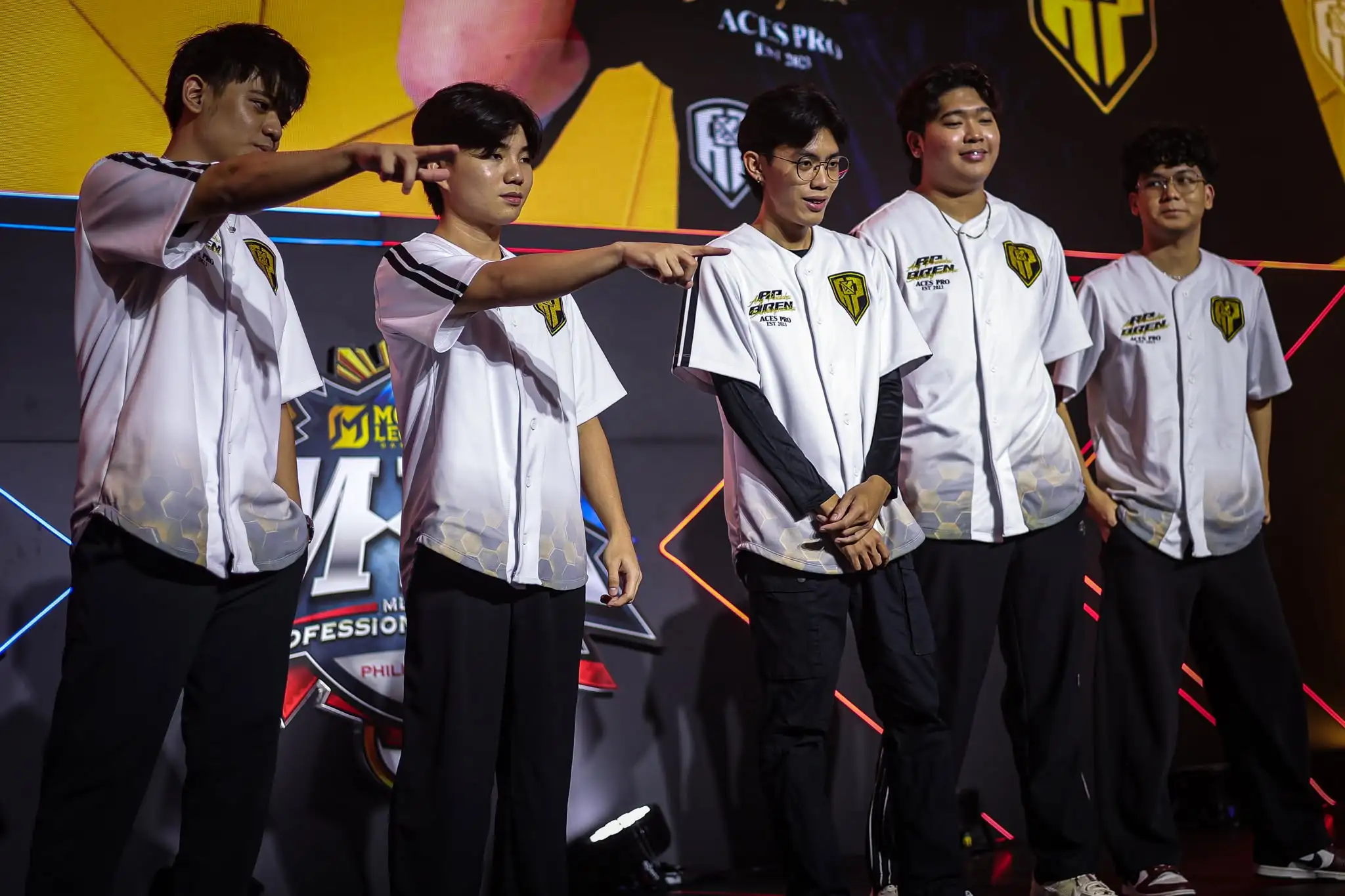- the game AP.Bren’s Coach Giee Still Chooses MPL PH Despite a Challenging Season 17