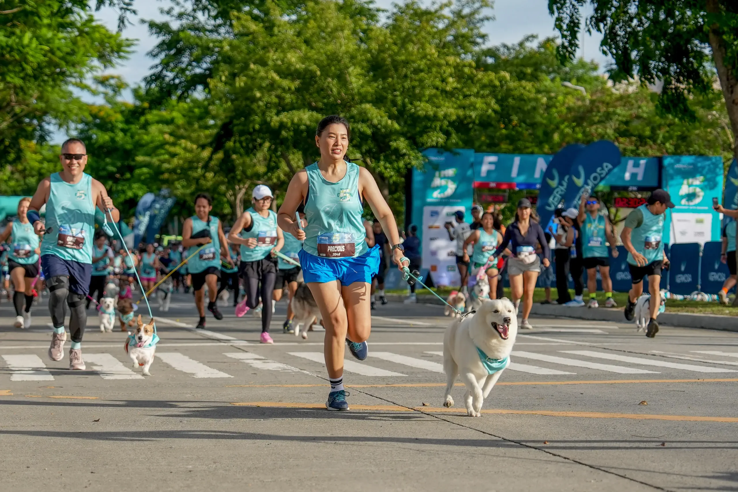 Ayala-vermosa-run-inart - the game Fur parents ran with their dogs at the Vermosa Run 5.0.